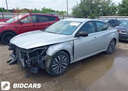 نيسان ألتيما